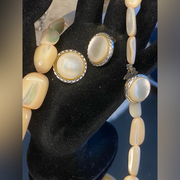 Vintage BALAMUTI Mother of Pearl MOP Necklace/matching earrings. 21”Signed Japan - Picture 7 of 17